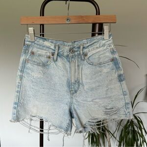 AE 90’s Boyfriend Short